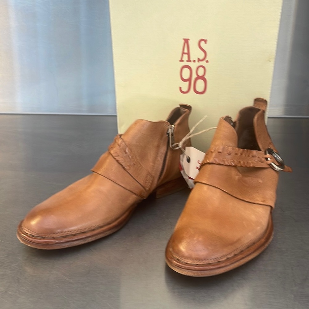 AS98 “BRIANT” short leather boots. New in box!